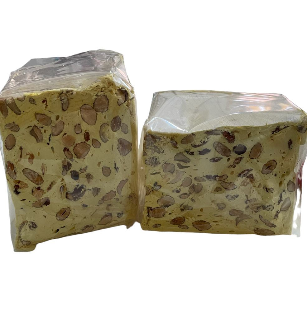 Torrone Morbido al Limone e Mandorle Tostate, formato da 500 grammi