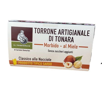 Torrone morbido al miele, classico alle nocciole